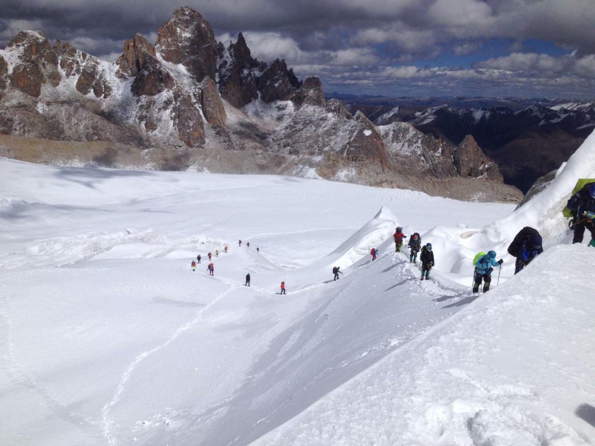 Masherbrum Outdoor Travelling Hostel Чэнду Экстерьер фото