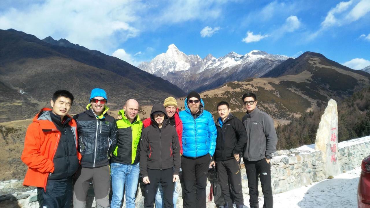 Masherbrum Outdoor Travelling Hostel Чэнду Экстерьер фото